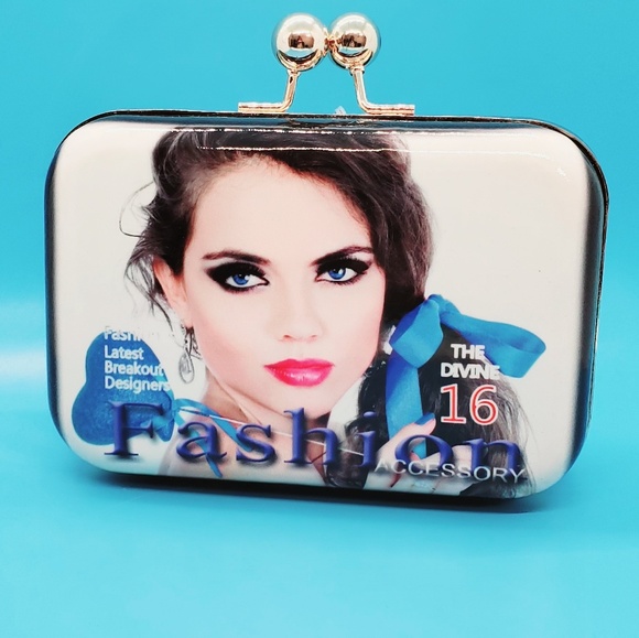 Model marketing graphics hard shell clutch crossbody bag - Picture 3 of 7